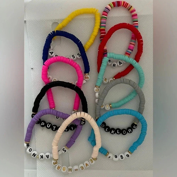 SET: Girls beaded bracelets. Taylor Swift ERAS on each bracelet. 11 bracelets. - Picture 15 of 16